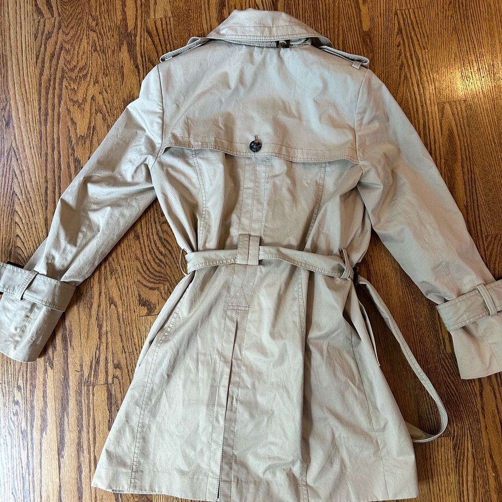 Banana Republic trench coat - Picture 3 of 6
